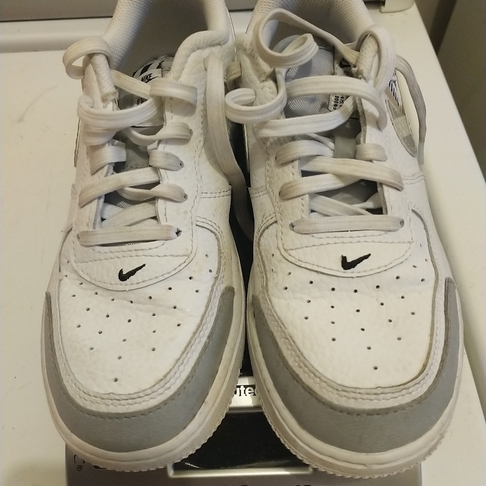 NIKE AIR FORCE 1 SHOES 3y